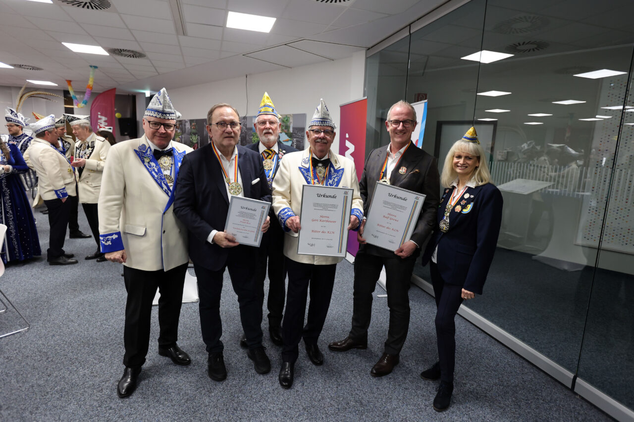 MKV-Ehrenabend v.li.: Axel Ladleif, Dieter Kirschen, Jürgen Ponto, Ernst Dietschi, Franz-Josef Ohmer, Prinzessin Niersia Bianca, Gert Kartheuser